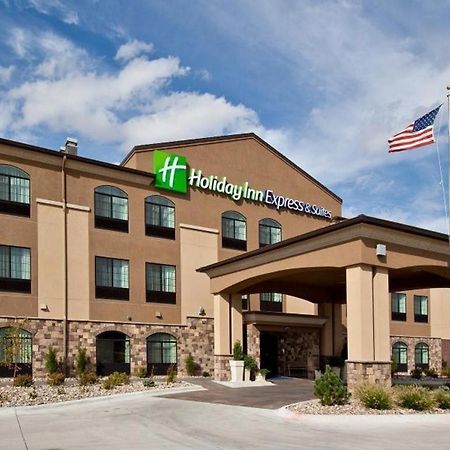Holiday Inn Express Hotel & Suites Grand Island By Ihg Exterior photo