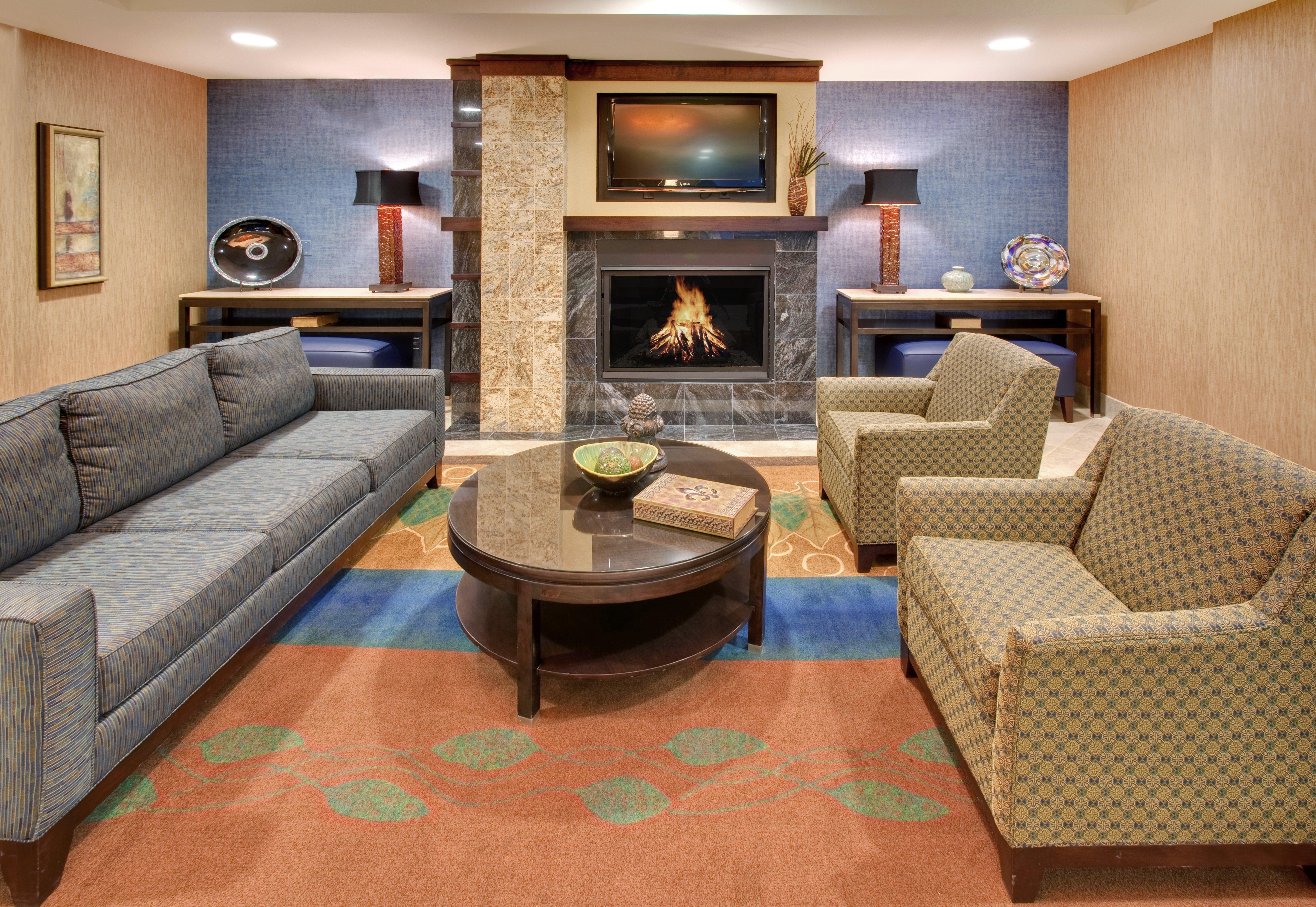 Holiday Inn Express Hotel & Suites Grand Island By Ihg Exterior photo