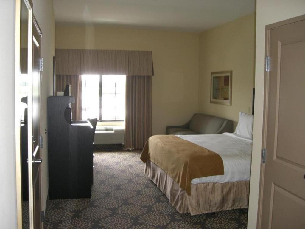 Holiday Inn Express Hotel & Suites Grand Island By Ihg Exterior photo