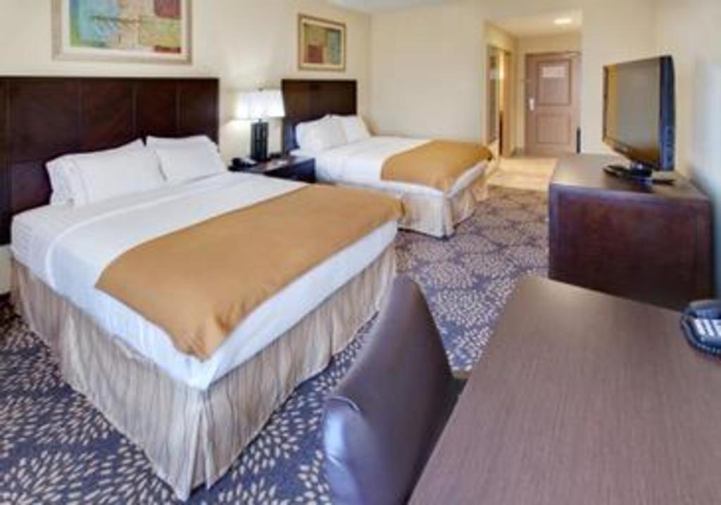 Holiday Inn Express Hotel & Suites Grand Island By Ihg Exterior photo